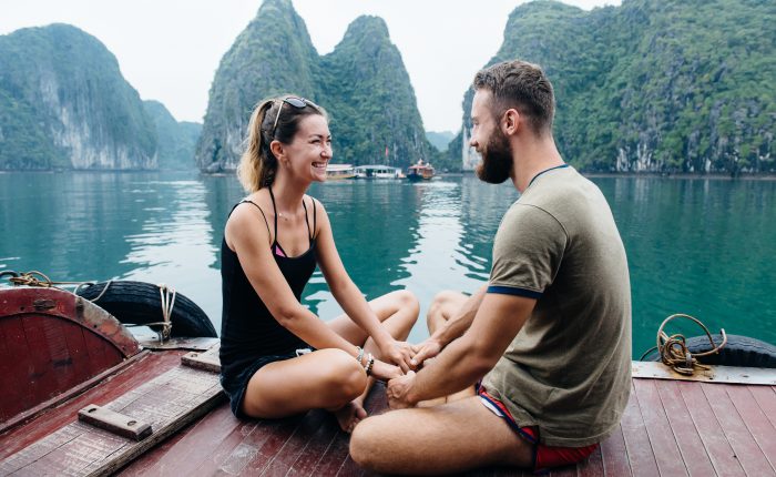 honeymoon couple ha long bay