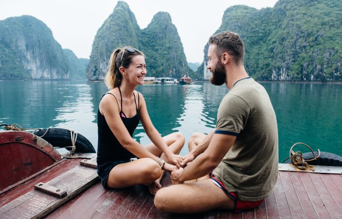 honeymoon couple ha long bay